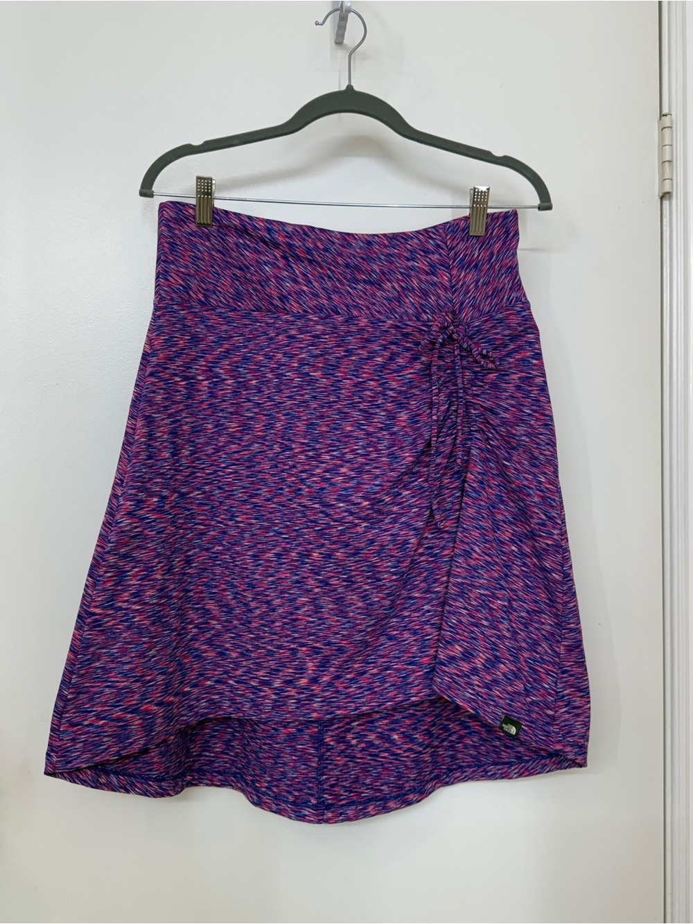 The North Face Womens Medium Blue Pink Space Dye Wrap Tie Skirt Athletic Casual